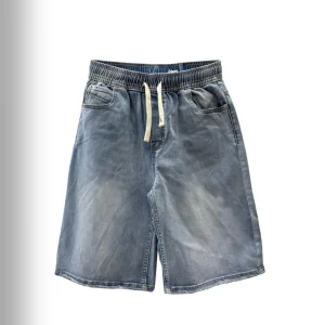 Pantaloncino di jeans con lacci
