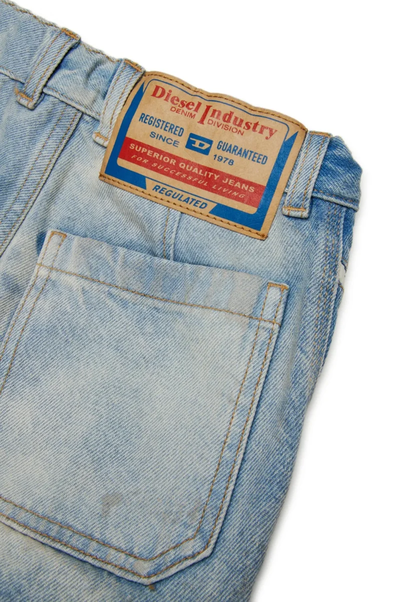 JEANS CARGO IN DENIM CHIARO SBIANCATO DIESEL - immagine 5