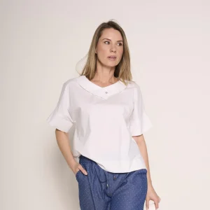 T-shirt bianca oversize con colletto strutturato