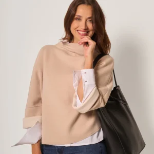 Maglia con collo morbido donna