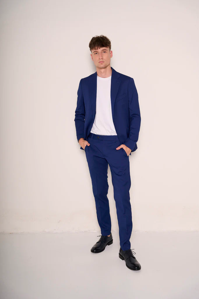 Pantaloni classici eleganti slim fit